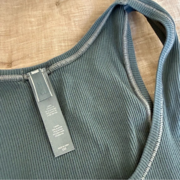 SKIMS Ribbed Tank Top Bundle of 3 in Slate Blue Floral Stripes Size XS - Picture 4 of 9